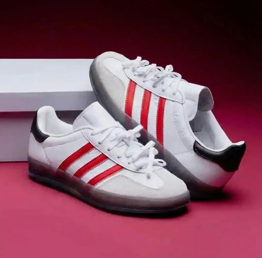 Retro Classic Character-Inspired Sneakers – Special Edition 2026